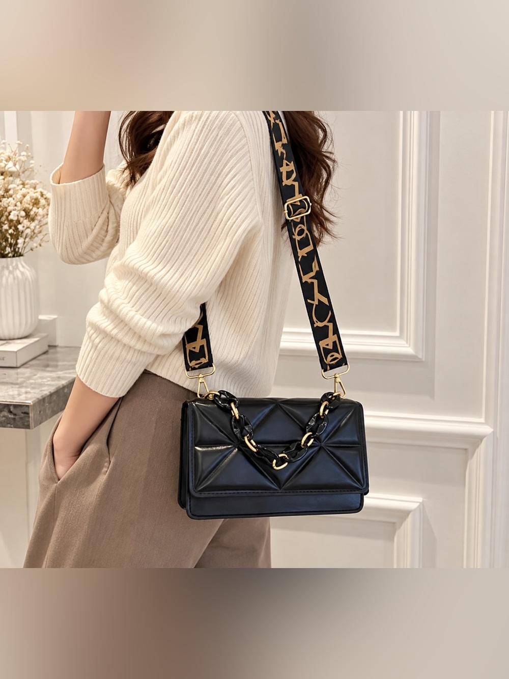 🆕 BRAND NEW Black Quilted Chain-Accent Shoulder Bag with Patterned Strap